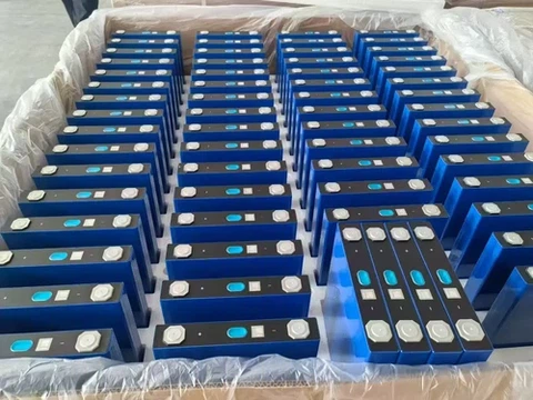 Kuinka monta LiFePO4-kennoa tarvitaan 48 V akkuun?